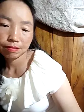 Snapshot of hera-00 chatting on October 12, 2025, 1:21 pm hera-00 online show from October 12, 2025, 1:21 pm