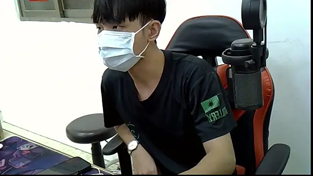 Snapshot of zhu000000 chatting on October 15, 2025, 2:55 am zhu000000 online show from October 15, 2025, 2:55 am