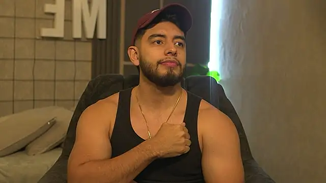 Snapshot of Nick_Vans chatting on September 20, 2025, 8:32 pm Nick Vans online show from September 20, 2025, 8:32 pm