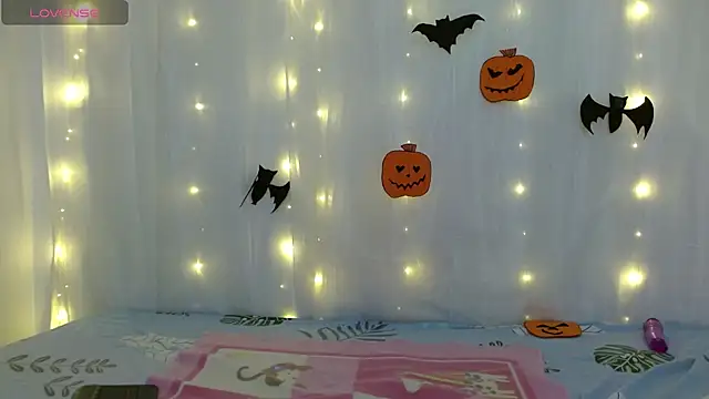 Snapshot of NoraParkeer chatting on October 9, 2025, 7:01 pm NoraParkeer online show from October 9, 2025, 7:01 pm