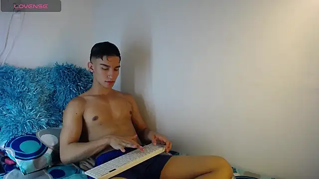 Snapshot of babyandy_x chatting on September 26, 2025, 8:46 pm babyandy x online show from September 26, 2025, 8:46 pm