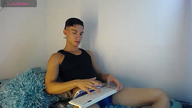 Snapshot of babyandy_x chatting on October 11, 2025, 12:54 am babyandy x online show from October 11, 2025, 12:54 am