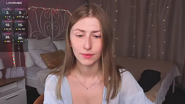 Snapshot of VesperaCeleste chatting on October 3, 2025, 5:48 am VesperaCeleste online show from October 3, 2025, 5:48 am