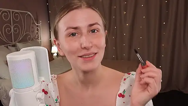 Snapshot of VesperaCeleste chatting on November 8, 2025, 5:40 am VesperaCeleste online show from November 8, 2025, 5:40 am