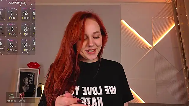 Snapshot of PollyVinice chatting on October 13, 2025, 12:38 pm PollyVinice online show from October 13, 2025, 12:38 pm