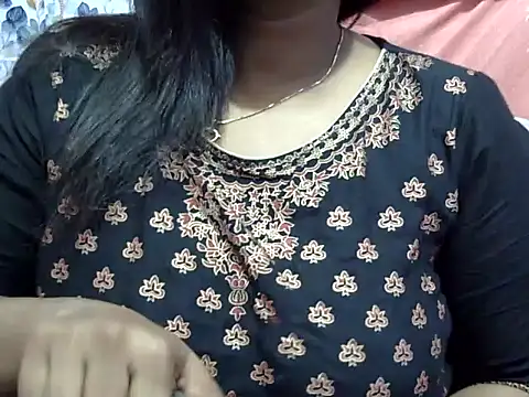 Snapshot of Rooshami_hot01 chatting on October 12, 2025, 5:06 am Rooshami hot01 online show from October 12, 2025, 5:06 am