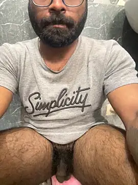 Snapshot of DJLOVE280825 chatting on November 1, 2025, 4:03 am DJLOVE280825 online show from November 1, 2025, 4:03 am