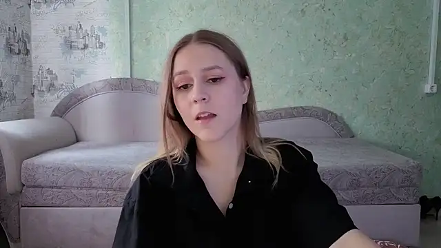 Snapshot of ShyMistery chatting on October 14, 2025, 9:10 am ShyMistery online show from October 14, 2025, 9:10 am