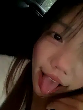 xixi 28 online show from October 11, 2025, 2:44 am