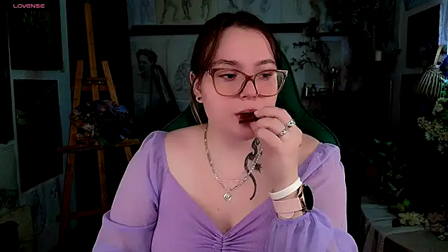 Snapshot of KatrinClark chatting on September 8, 2025, 4:39 pm KatrinClark online show from September 8, 2025, 4:39 pm