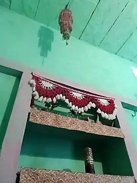 Idhika Jha online show from October 13, 2025, 3:39 am