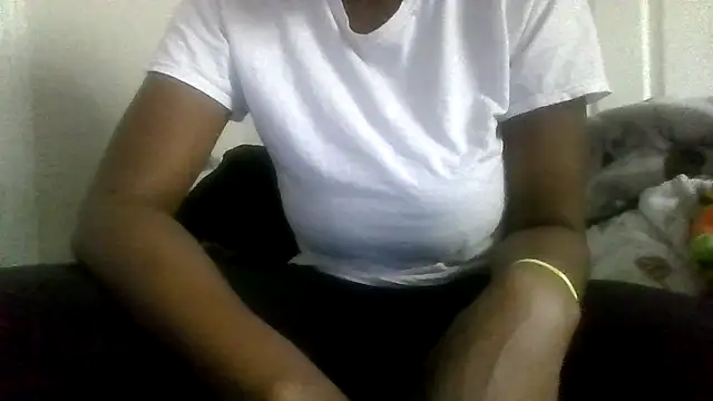 Snapshot of prettymaa chatting on September 17, 2025, 9:27 pm prettymaa online show from September 17, 2025, 9:27 pm