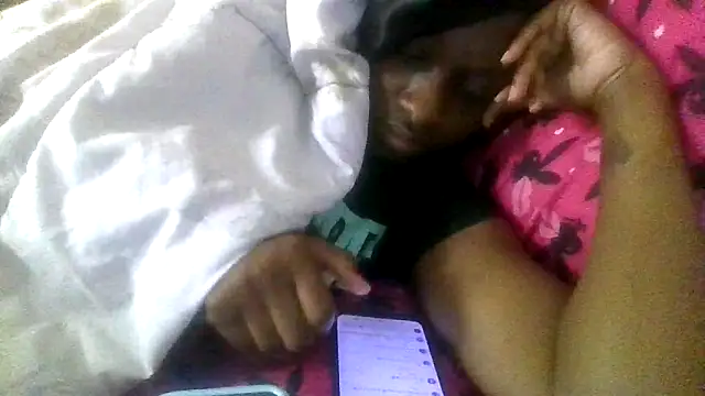 Snapshot of prettymaa chatting on October 4, 2025, 7:23 pm prettymaa online show from October 4, 2025, 7:23 pm