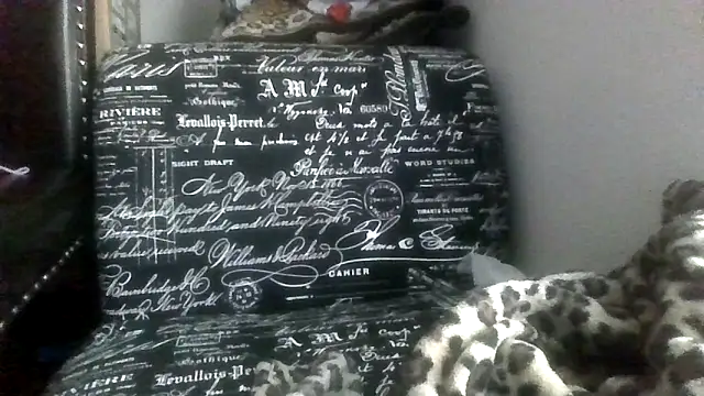 Snapshot of prettymaa chatting on October 15, 2025, 6:30 pm prettymaa online show from October 15, 2025, 6:30 pm