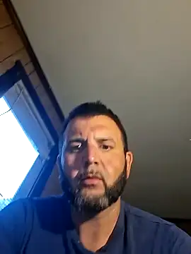 Snapshot of Bush_smusher chatting on September 18, 2025, 11:07 pm Bush smusher online show from September 18, 2025, 11:07 pm