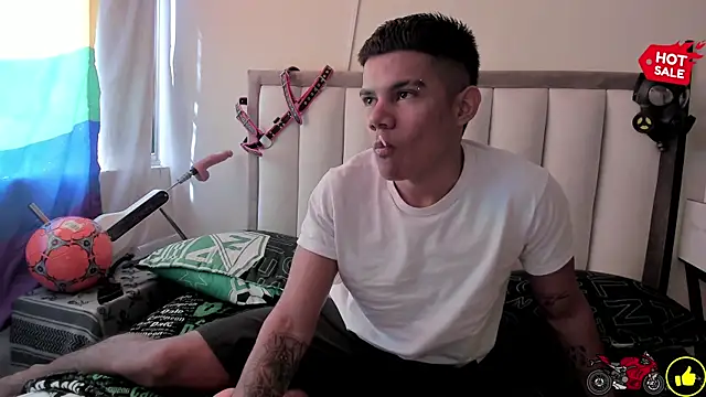 Snapshot of Jack_castell chatting on October 15, 2025, 2:39 pm Jack castell online show from October 15, 2025, 2:39 pm