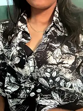 dollyjaan11 online show from October 18, 2025, 11:55 am