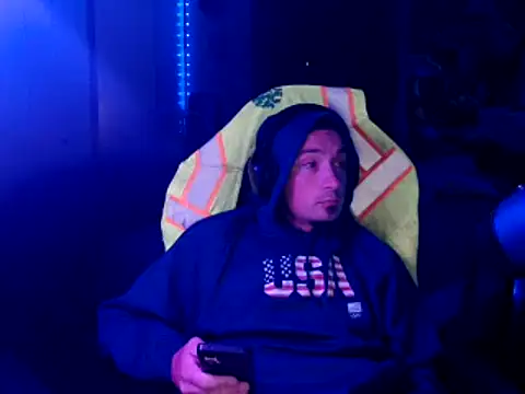 Snapshot of YoBlezz chatting on October 7, 2025, 8:44 am YoBlezz online show from October 7, 2025, 8:44 am