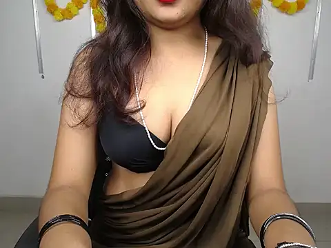 Snapshot of heavan_girl chatting on November 10, 2025, 11:42 am heavan girl online show from November 10, 2025, 11:42 am