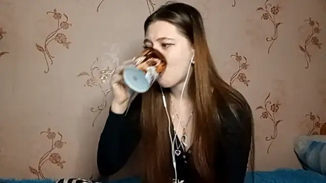 Snapshot of Sophiecuttie chatting on October 4, 2025, 7:01 pm Sophiecuttie online show from October 4, 2025, 7:01 pm