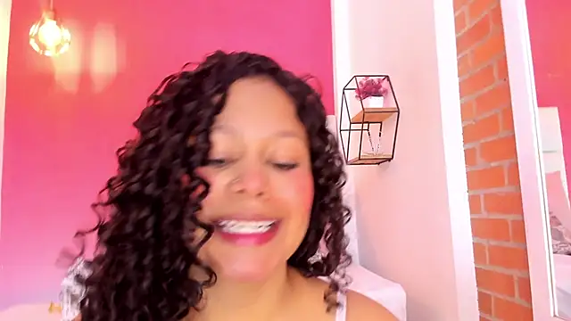 Snapshot of kendal_sexy3 chatting on September 27, 2025, 12:32 pm kendal sexy3 online show from September 27, 2025, 12:32 pm