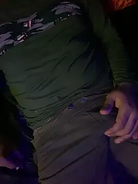 Snapshot of johnboones10 chatting on October 30, 2025, 8:05 am johnboones10 online show from October 30, 2025, 8:05 am