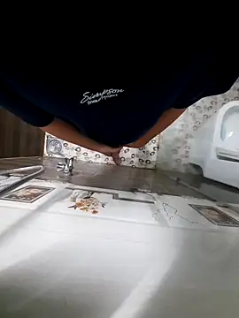 Snapshot of winter0cold_ chatting on October 17, 2025, 4:37 am winter0cold online show from October 17, 2025, 4:37 am