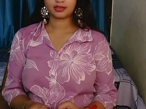 priya-kumari22 online show from October 6, 2025, 5:05 am
