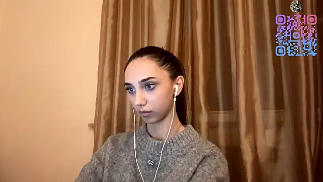 Snapshot of LinaMour chatting on October 14, 2025, 10:32 pm LinaMour online show from October 14, 2025, 10:32 pm