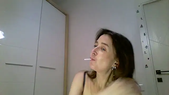 Avenique online show from October 23, 2025, 8:29 pm