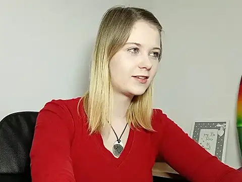 Snapshot of LydiaYoung chatting on September 16, 2025, 6:09 pm LydiaYoung online show from September 16, 2025, 6:09 pm