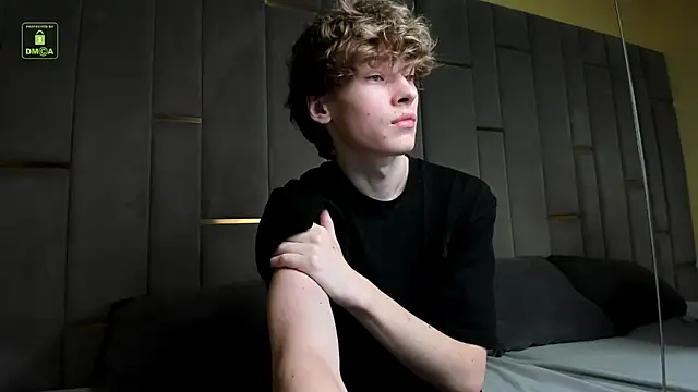 Snapshot of Kevin_Garsia chatting on September 18, 2025, 8:44 pm Kevin Garsia online show from September 18, 2025, 8:44 pm