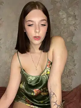 Snapshot of MiaMrazz chatting on October 22, 2025, 5:02 pm MiaMrazz online show from October 22, 2025, 5:02 pm