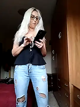 Snapshot of _sexyBLONDE46_ chatting on November 7, 2025, 2:17 pm sexyBLONDE46 online show from November 7, 2025, 2:17 pm