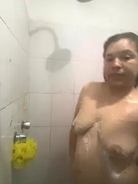 Lupiita6190 online show from November 11, 2025, 8:42 pm