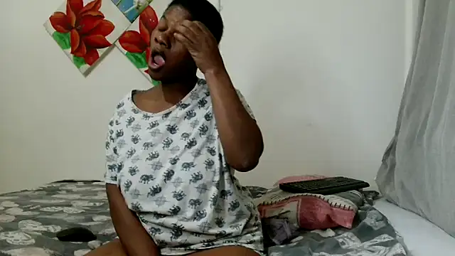 Snapshot of CrunchyxxSexy chatting on September 22, 2025, 7:05 pm CrunchyxxSexy online show from September 22, 2025, 7:05 pm