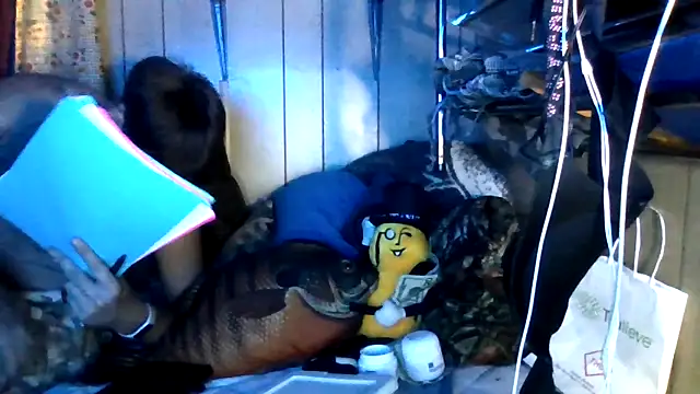 Duanennnn online show from September 9, 2025, 3:44 pm