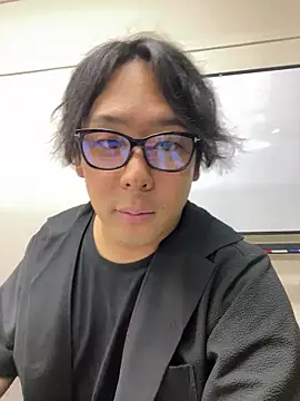 Snapshot of Rino_s2 chatting on September 10, 2025, 11:43 am Rino s2 online show from September 10, 2025, 11:43 am