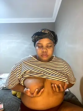 Snapshot of MamoM24 chatting on September 9, 2025, 7:30 am MamoM24 online show from September 9, 2025, 7:30 am