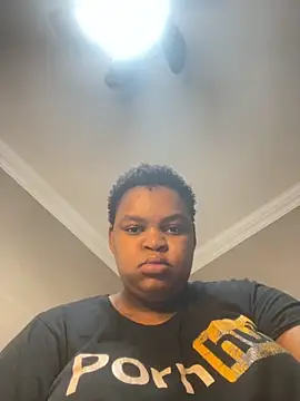 Snapshot of MamoM24 chatting on September 28, 2025, 10:31 am MamoM24 online show from September 28, 2025, 10:31 am