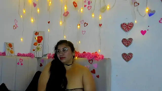 milf latinn online show from October 2, 2025, 4:58 pm