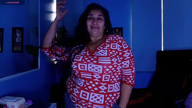 milf latinn online show from October 3, 2025, 12:35 pm