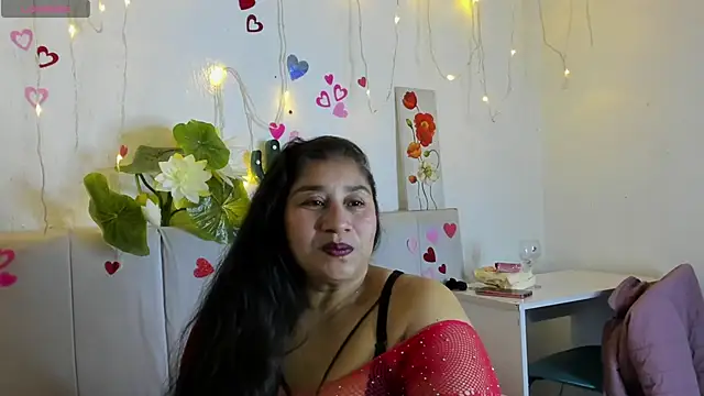 milf latinn online show from October 24, 2025, 1:07 pm