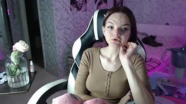 Snapshot of Kitti_study chatting on September 18, 2025, 3:25 pm Kitti study online show from September 18, 2025, 3:25 pm