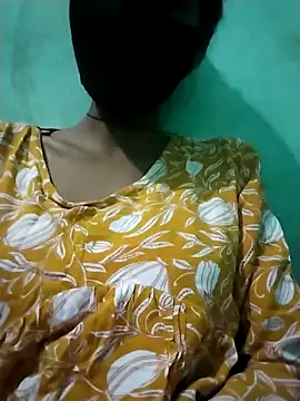 Snapshot of Pooja_cute chatting on October 16, 2025, 3:35 pm Pooja cute online show from October 16, 2025, 3:35 pm