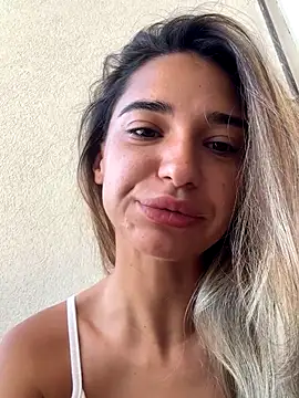 Snapshot of ItalianGirl chatting on September 20, 2025, 8:37 am ItalianGirl online show from September 20, 2025, 8:37 am