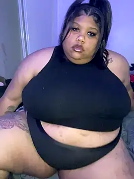 Snapshot of BlaxicanaMami chatting on November 9, 2025, 9:40 am BlaxicanaMami online show from November 9, 2025, 9:40 am