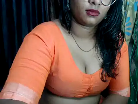 Snapshot of DearKimmi chatting on December 15, 2024, 10:15 pm DearKimmi online show from December 15, 2024, 10:15 pm