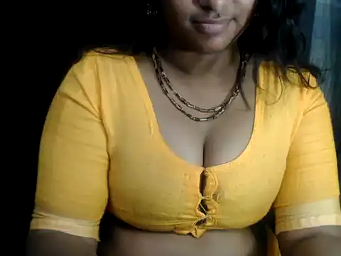 Snapshot of DearKimmi chatting on January 14, 2025, 6:28 pm DearKimmi online show from January 14, 2025, 6:28 pm