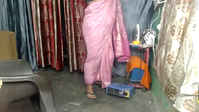 Snapshot of DearKimmi chatting on February 19, 2025, 5:06 pm DearKimmi online show from February 19, 2025, 5:06 pm